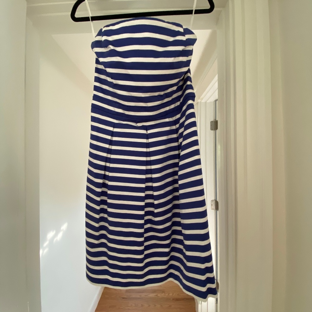 Blue and white striped strapless dress w/ pockets!